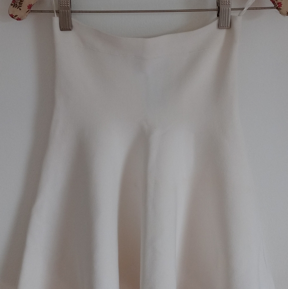 Women's BCBG Max Azria Small White bandage fabric skirt - Picture 5 of 9